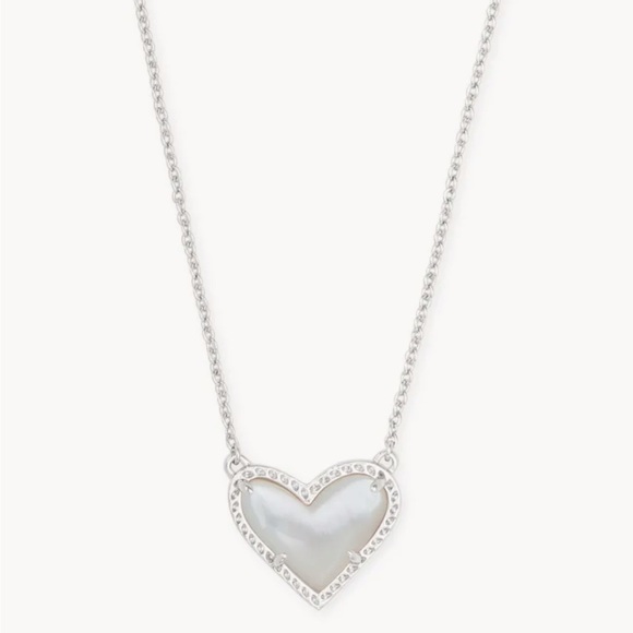 Great condition silver Ari heart pendant necklace Kendra Scott - Picture 1 of 7